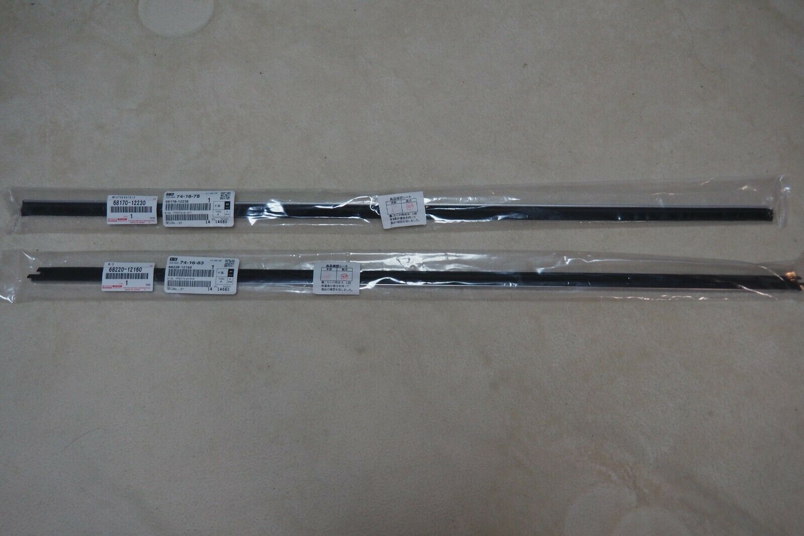 Toyota Genuine AE86 Trueno Levin Front Door Glass Weather Strip Left and Right