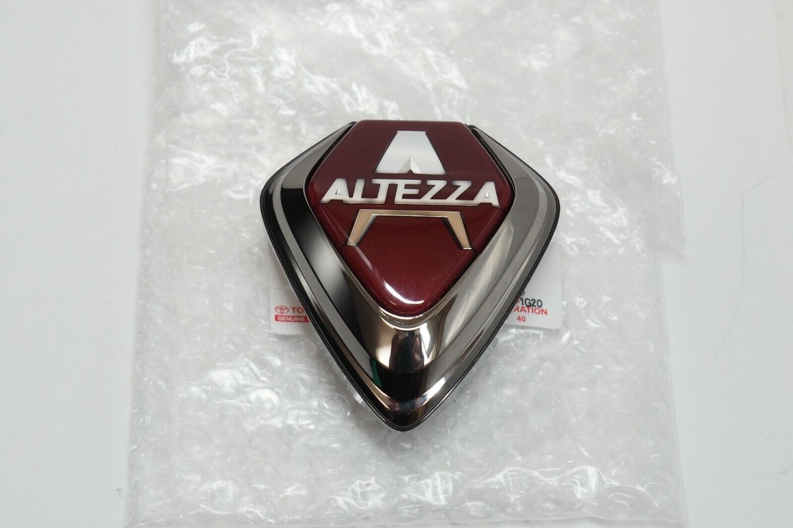Toyota  Genuine 2000-05 Altezza  Lexus IS300 Front Grill Emblem Red Badge ★