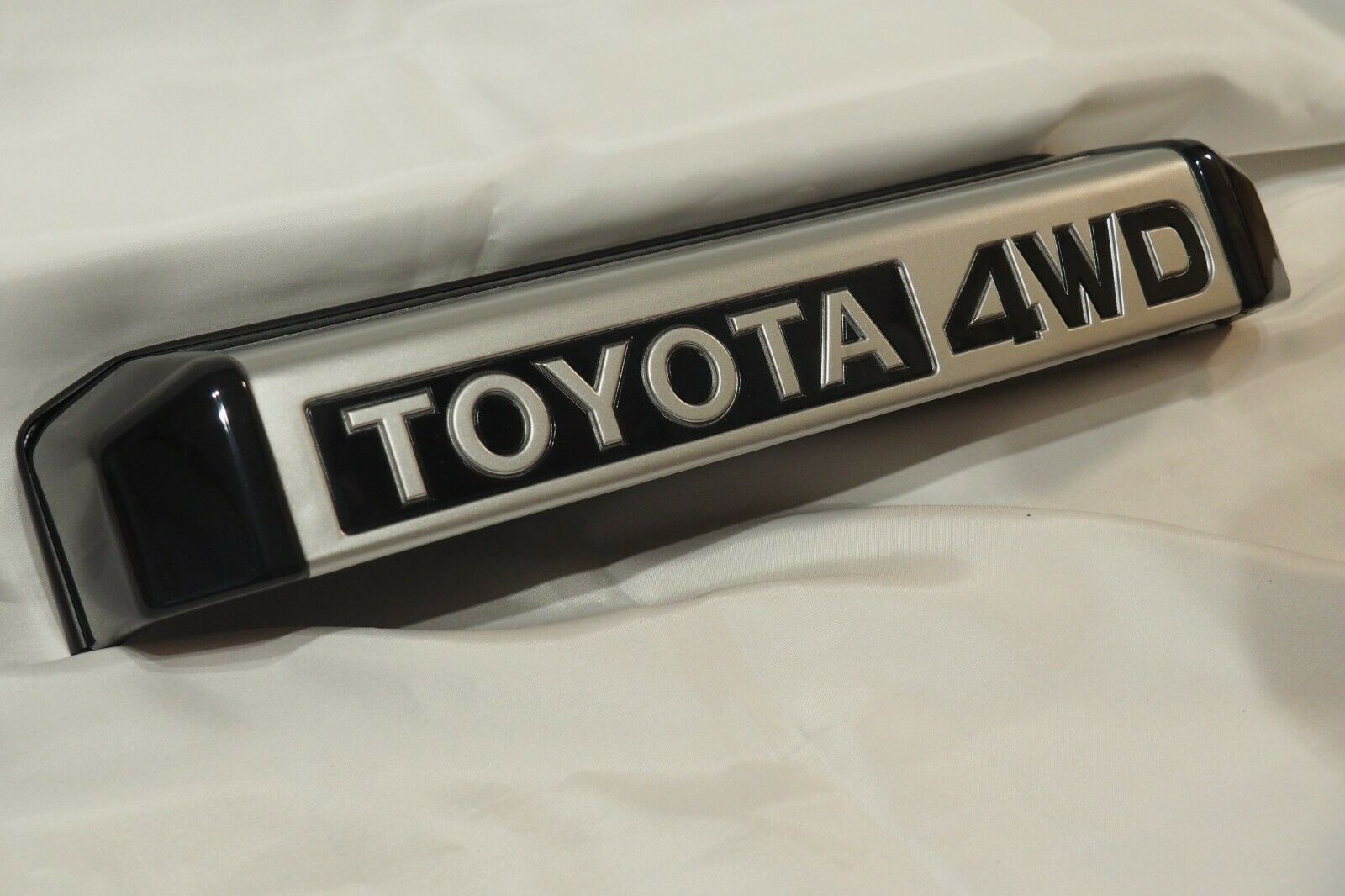 Toyota  Genuine Landcruiser FJ70 FJ73 FJ75 License Plate Lamp Cover 81276-90K02