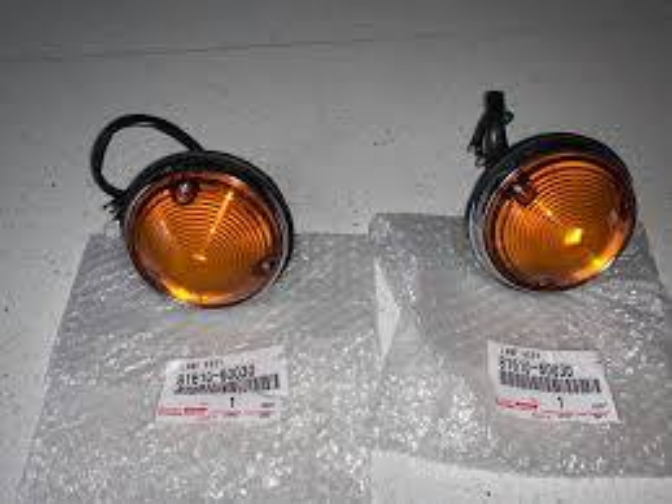 Toyota Genuine LAND CRUISER FJ40 FJ25 TURN SIGNAL LIGHTS 81610-60030 x2 Japan