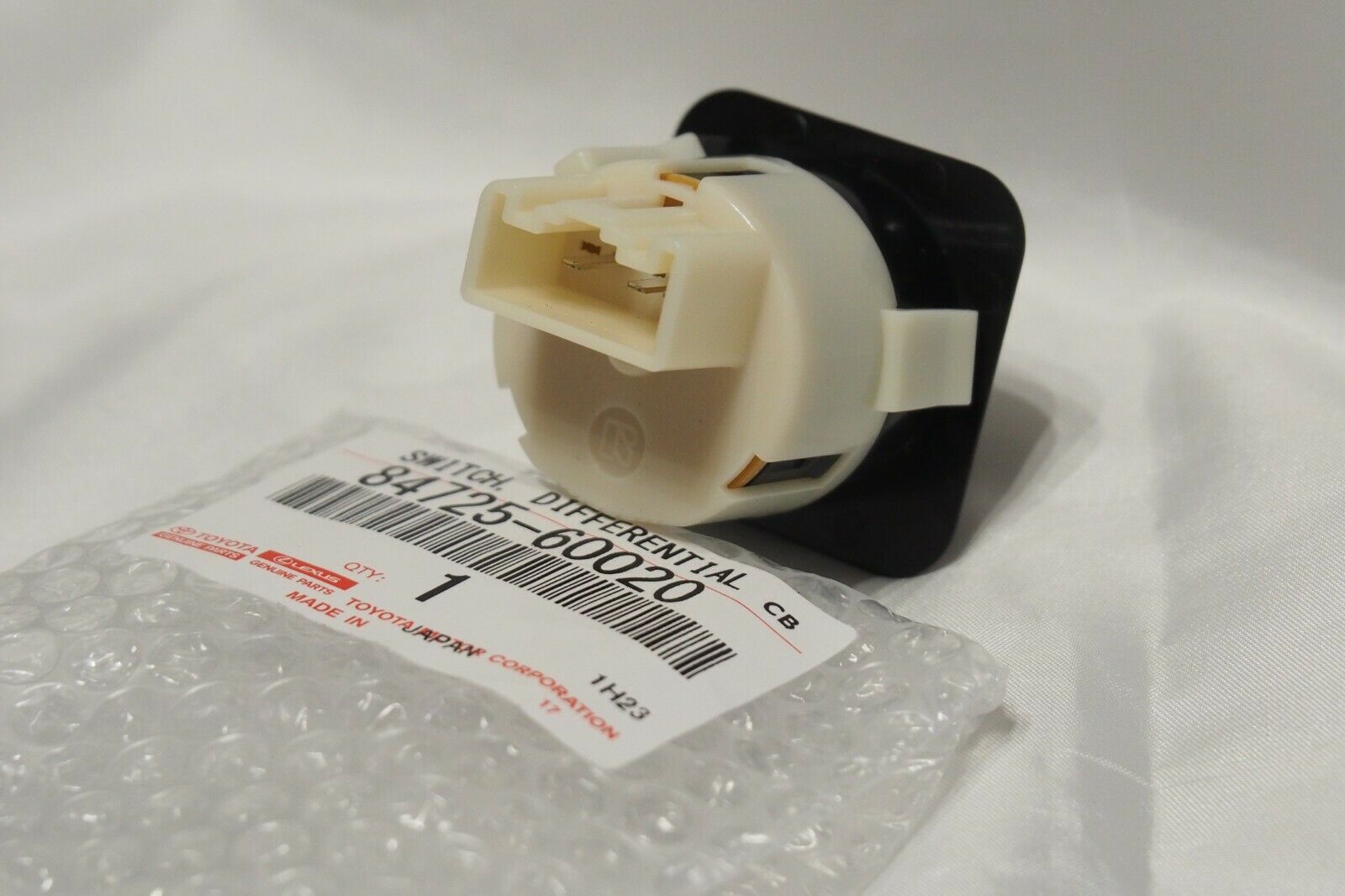 Toyota Genuine Land Cruiser 70 80 Series Lexus LX450  Differential Lock Switch