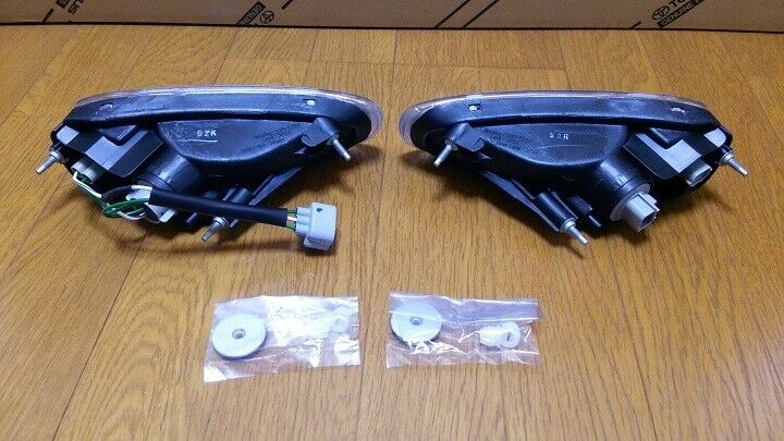 Toyota Genuine  96-02 Supra JZA80 MK4 Front Turn Signal Lamp LH RH Set New