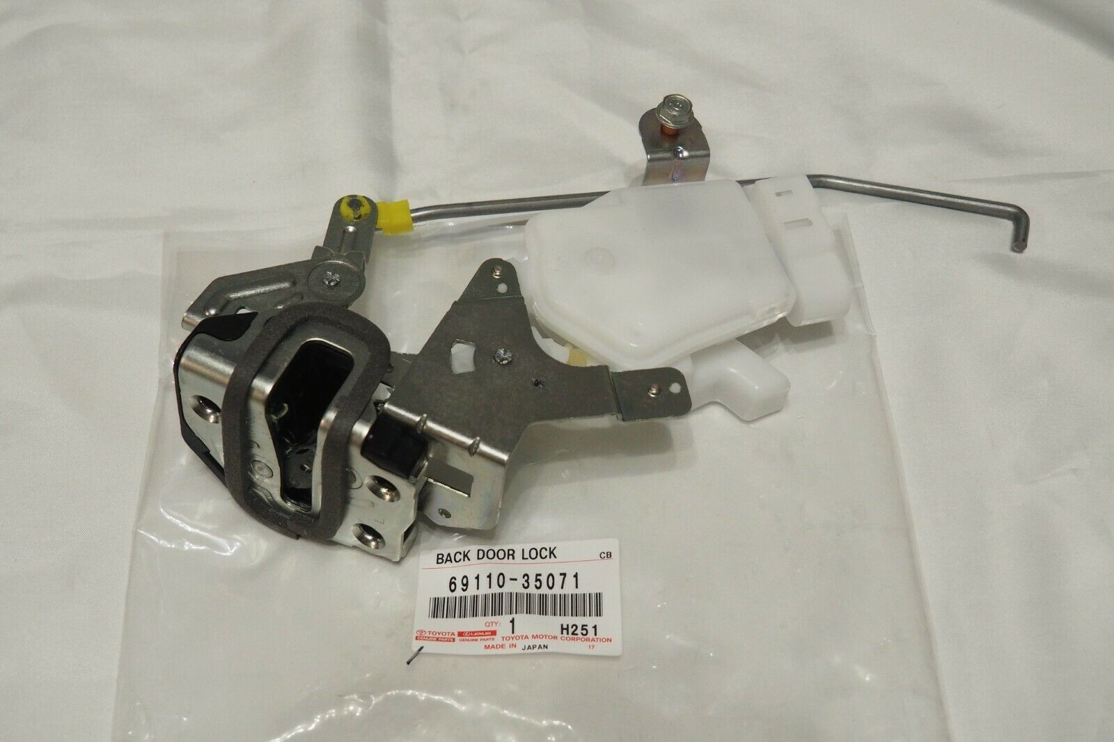 Toyota Genuine FJ Cruiser 07-14 Trunk Hatch Tailgate Lock Actuator OEM